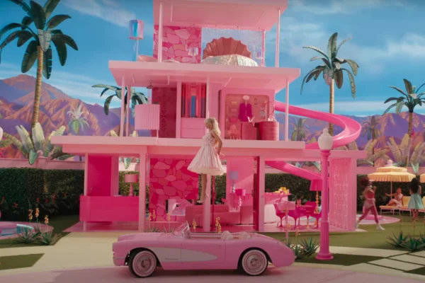Branding Marketing - Casa e carro da Barbie - Fonte: Trailer Oficial do Filme 2023